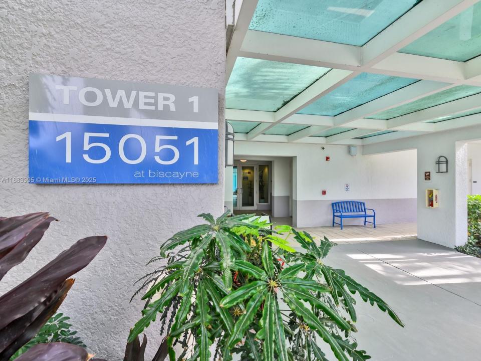 15051 Royal Oaks Ln 906, North Miami, Flórida 33181, Estados Unidos