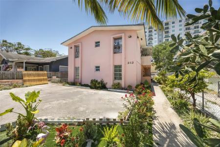 212 NW 7th Ave, Miami, Florida 33128, USA