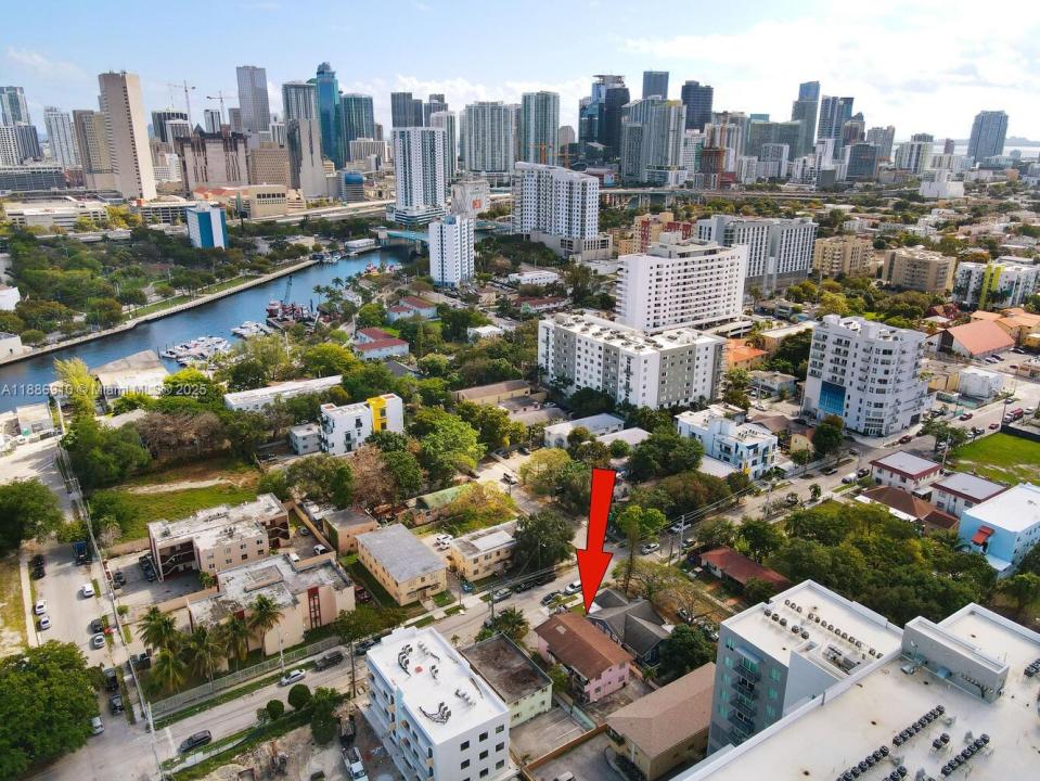 212 NW 7th Ave, Miami, פלורידה 33128, ארצות הברית של אמריקה