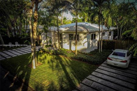 811 NE 71st St, Miami, Florida 33138, USA