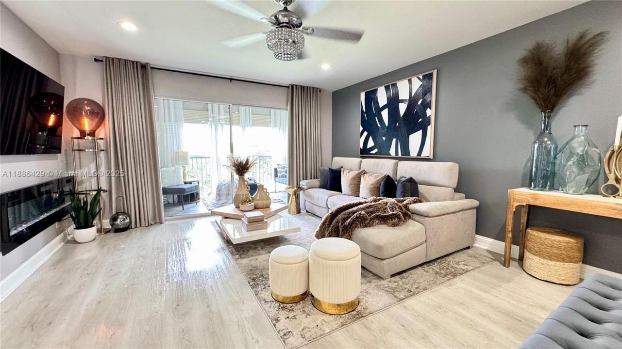 300 SW 130th Ter 407B, Pembroke Pines, 佛罗里达州 33027, 美国