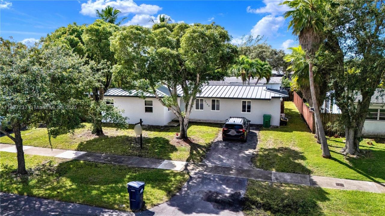 8780 SW 200th St, Cutler Bay, 佛罗里达州 33157, 美国