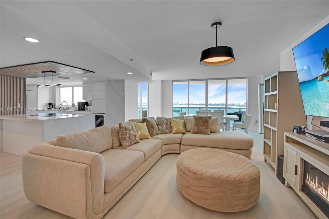 1800 N Bayshore Dr 2201, Miami, Florida 33132