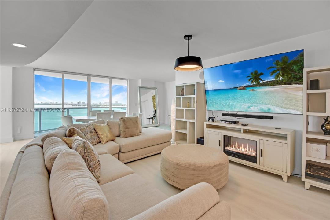 1800 N Bayshore Dr 2201, Miami, Florida 33132