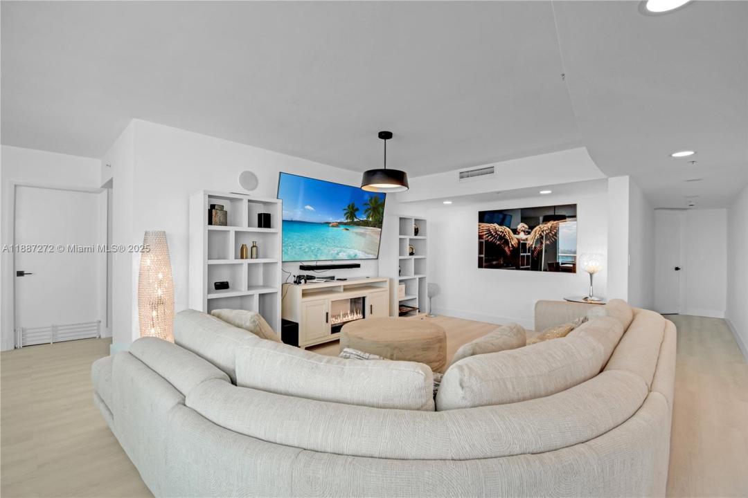 1800 N Bayshore Dr 2201, Miami, Florida 33132