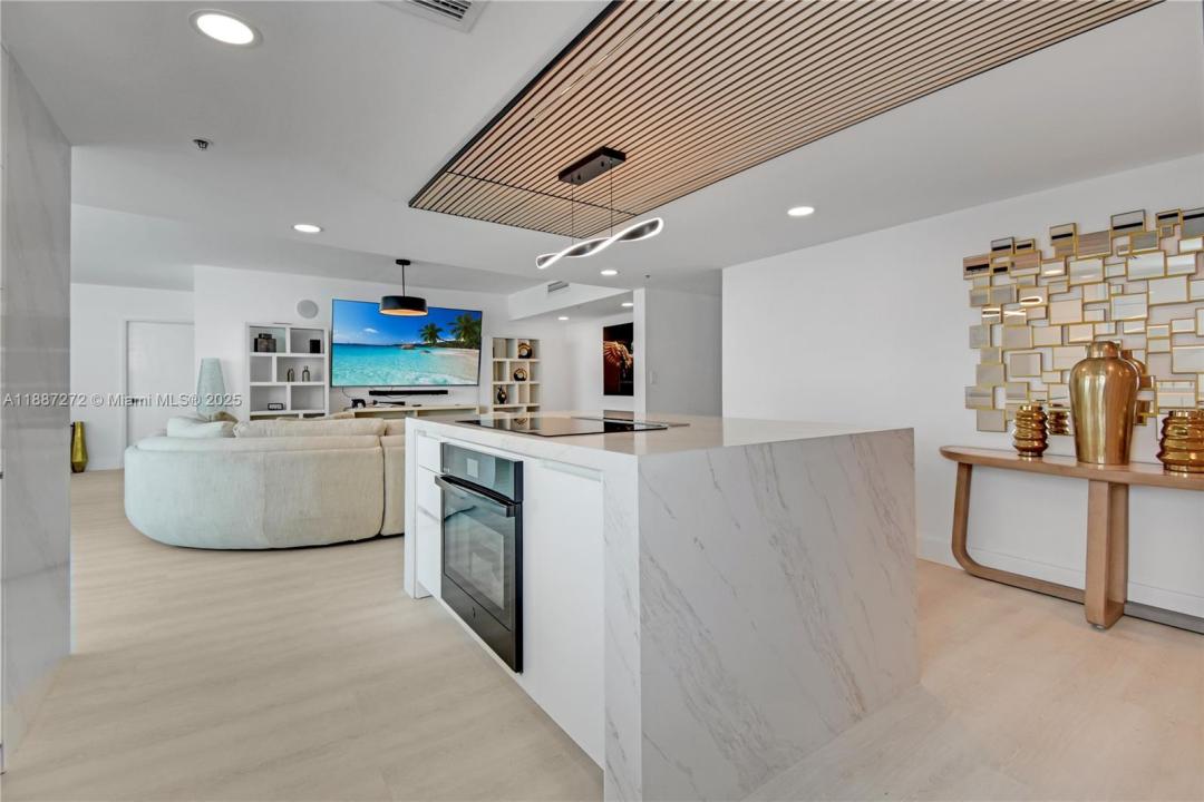 1800 N Bayshore Dr 2201, Miami, Florida 33132