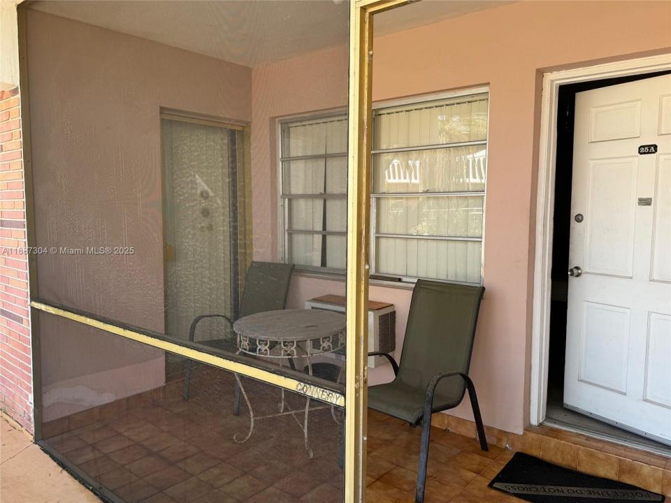 160 NE 8th Ave 25A, Hallandale Beach, Floride 33009, États-Unis