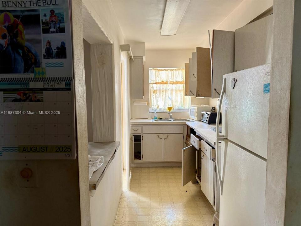 160 NE 8th Ave 25A, Hallandale Beach, Floride 33009, États-Unis