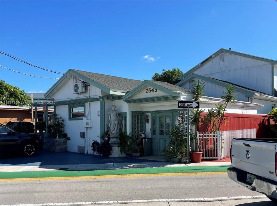 7643 NW South River Dr, Medley, Florida 33166, Estados Unidos