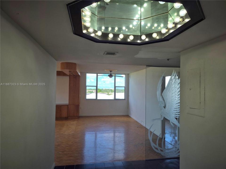 4001 Hillcrest Dr 602-4, Hollywood, Florida 33021