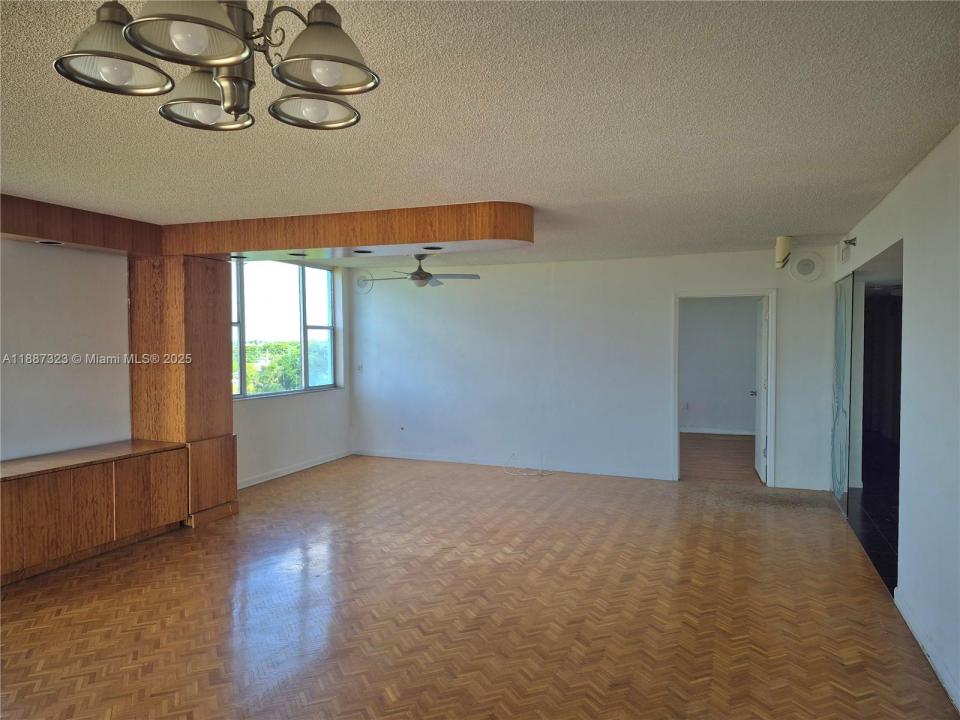 4001 Hillcrest Dr 602-4, Hollywood, Florida 33021
