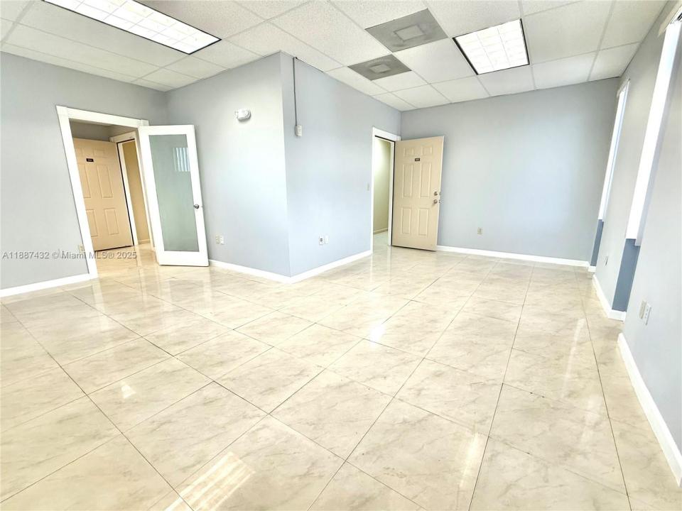 1820 NE 163rd St, North Miami Beach, Floride 33162, États-Unis