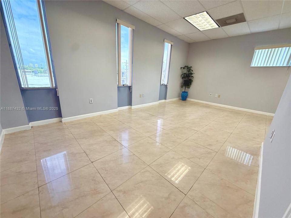 1820 NE 163rd St, North Miami Beach, Floride 33162, États-Unis