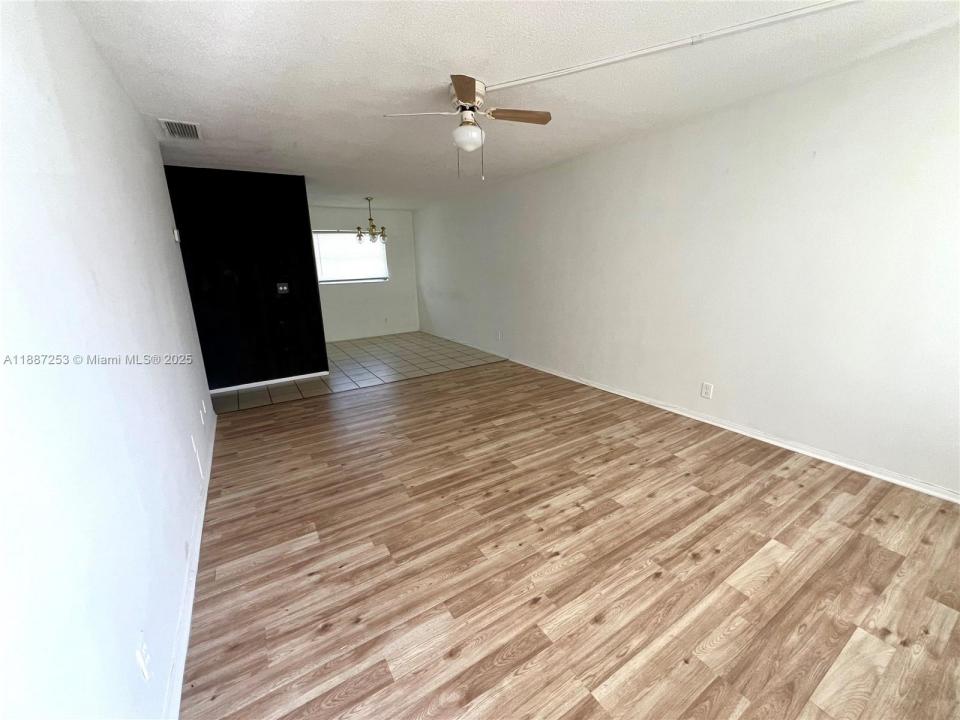 281 NE 40th St 7, Oakland Park, Flórida 33334, Estados Unidos