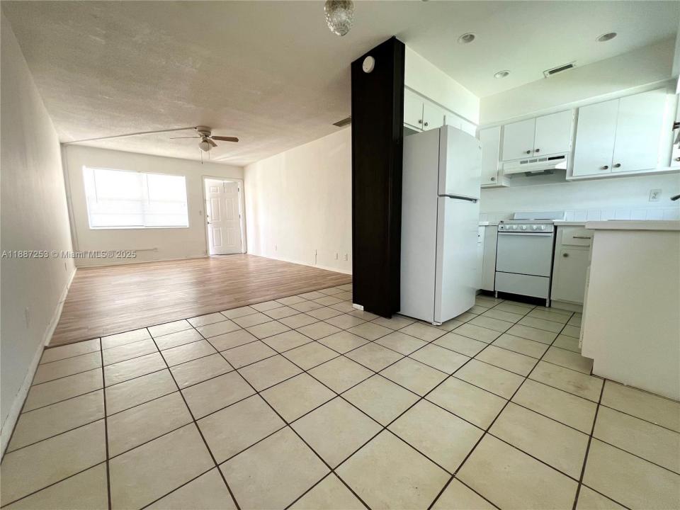 281 NE 40th St 7, Oakland Park, Flórida 33334, Estados Unidos