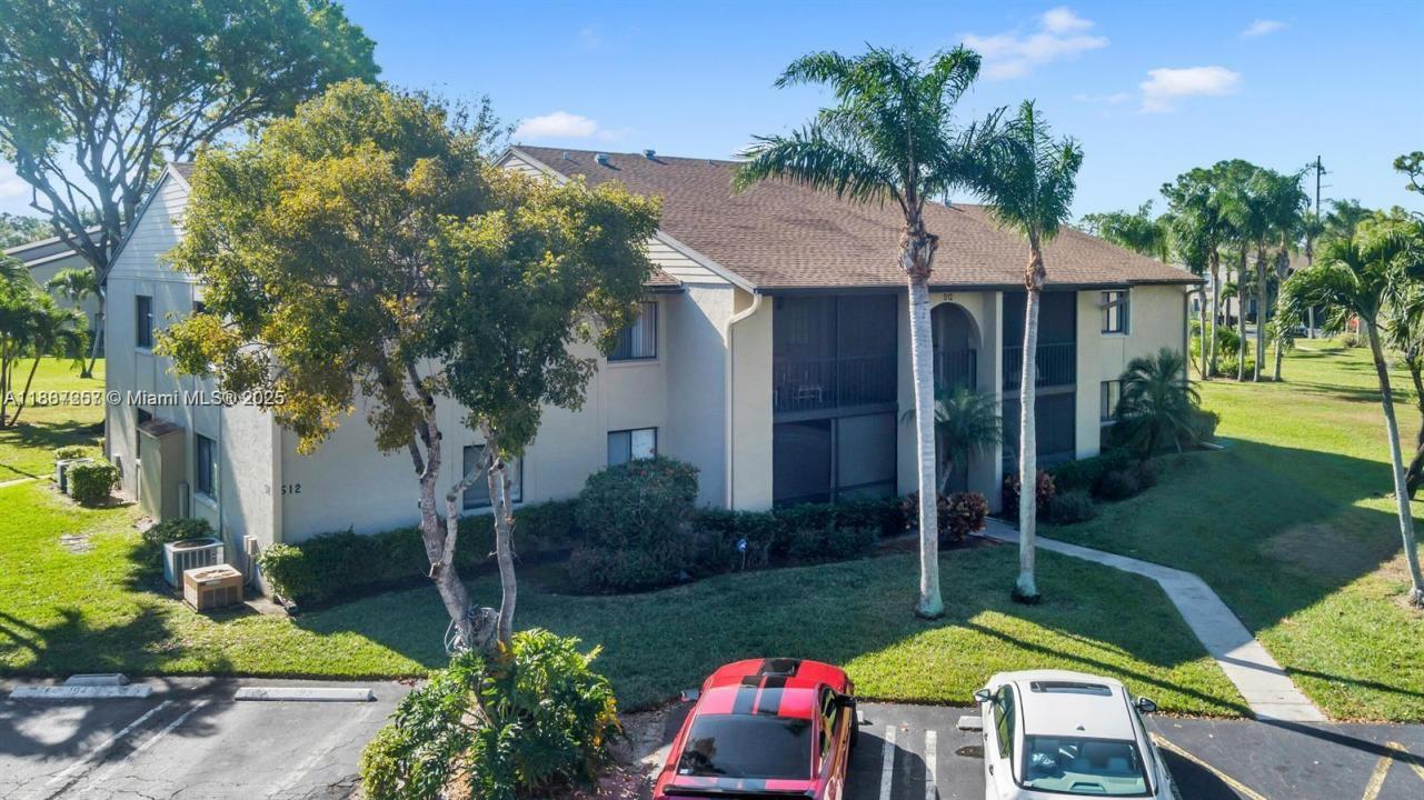 512 Shady Pine Way D2, Green Acres, Florida 33415, USA