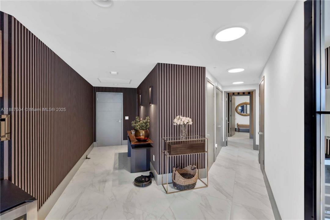 17111 Biscayne Blvd 1709, North Miami Beach, Florida 33160, Estados Unidos