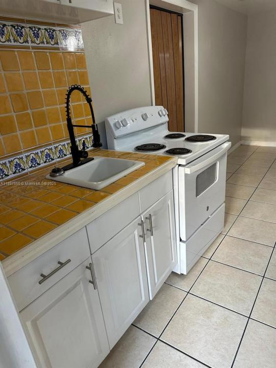 3407 N Avenida Republica de Cuba A, Tampa, Florida 33605