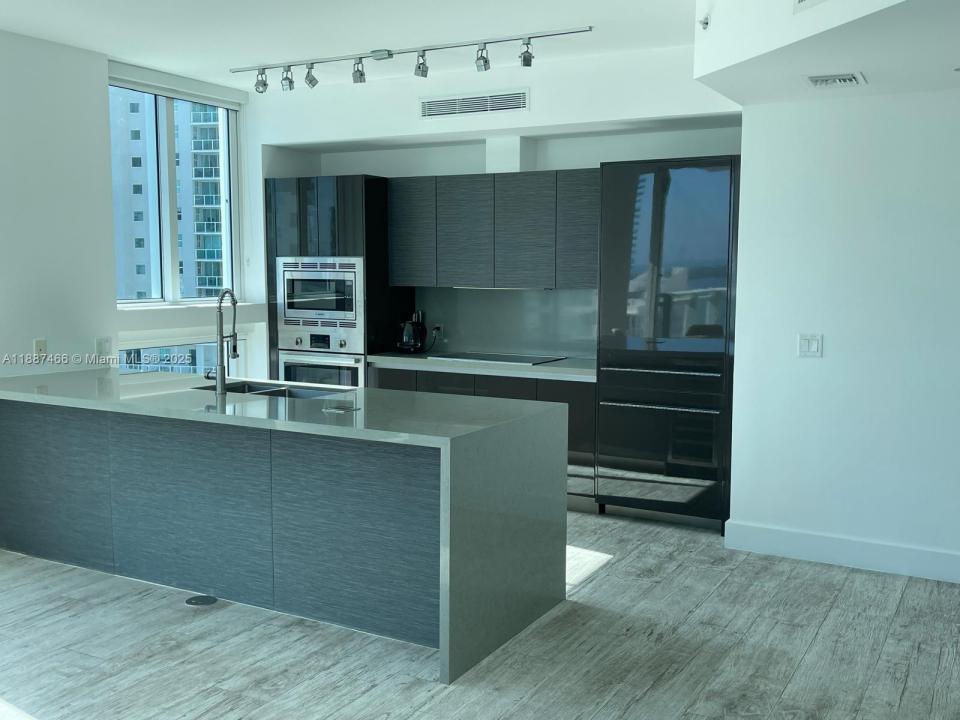 1080 Brickell Ave 2700, Miami, Флорида 33131, Соединенные Штаты