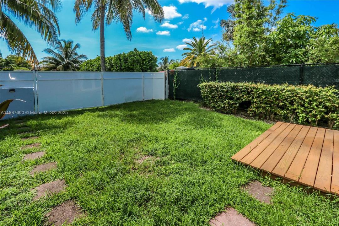 2040 SW 80th Ct 2, Miami, Floryda 33155, USA