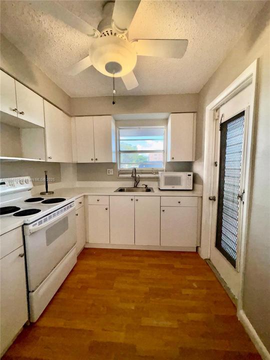 1200 Tallwood Ave 102, Hollywood, Florida 33021, HOA KỲ
