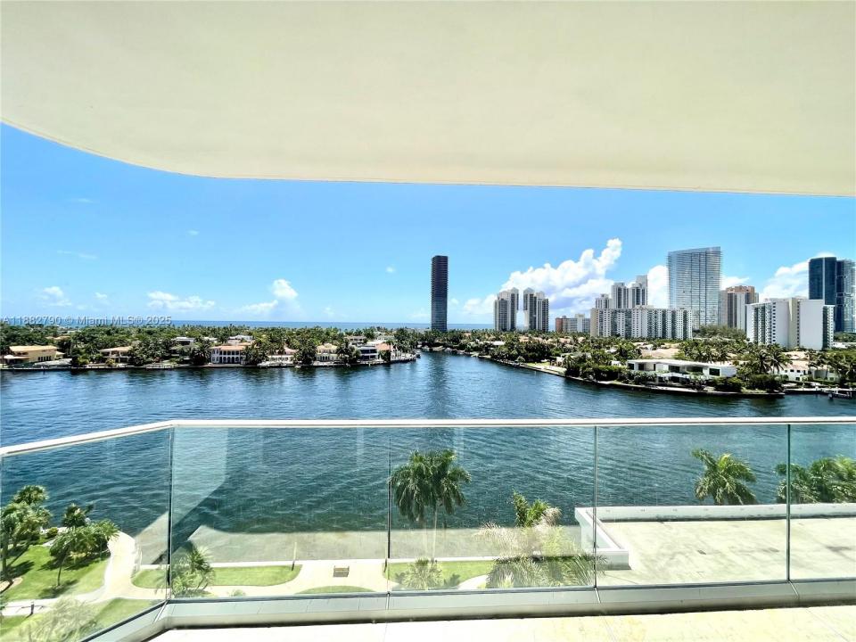 19707 Turnberry Way 10E, Aventura, Floride 33180, États-Unis