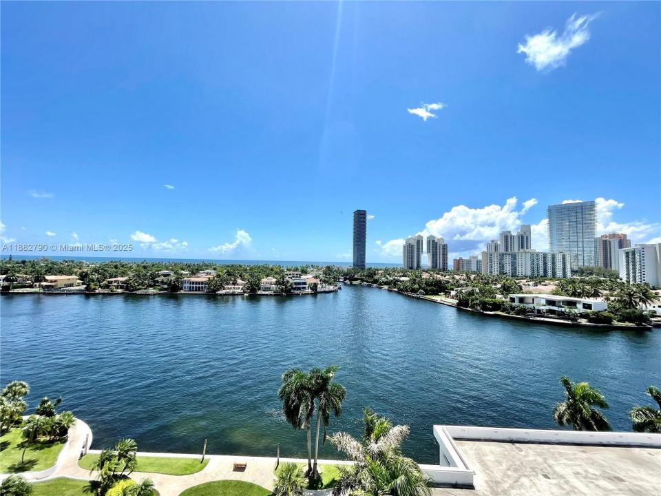 19707 Turnberry Way 10E, Aventura, Floride 33180, États-Unis