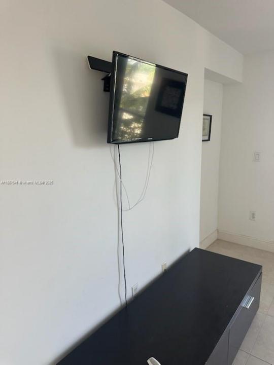 1690 SW 27th Ave 303, Miami, Флорида 33145, Соединенные Штаты