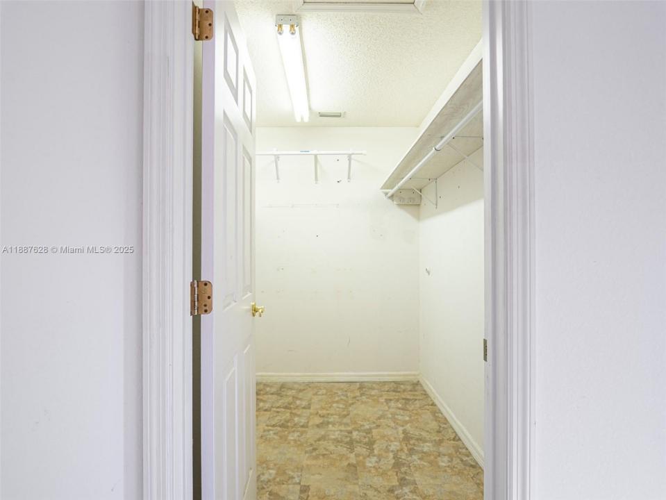 1011 TEQUESTA TRAIL, Lake Wales, Florida 33898, Amerika Birleşik Devletleri