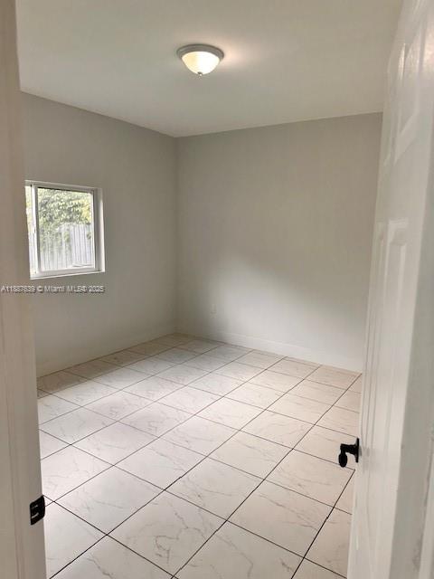 2471 NW 98th St 2471, Miami, 佛罗里达州 33147, 美国