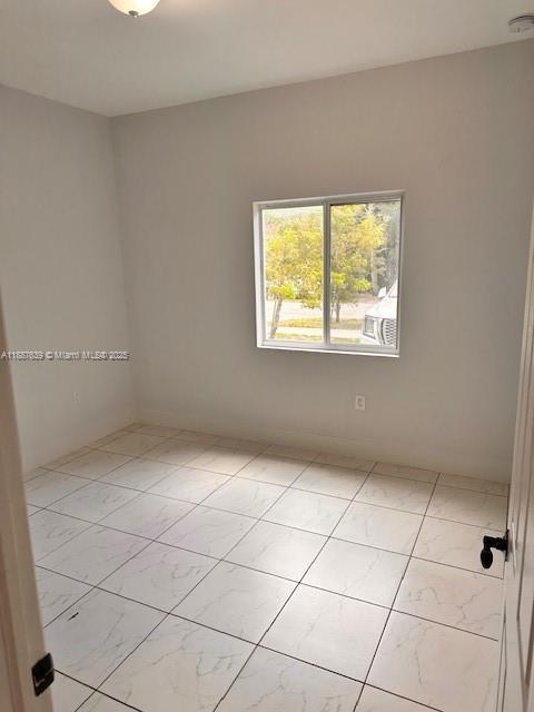 2471 NW 98th St 2471, Miami, 佛罗里达州 33147, 美国