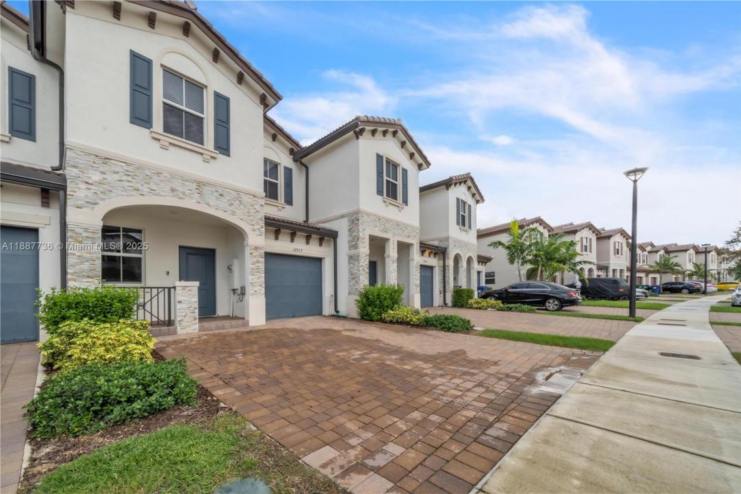 12917 NW 23rd Pl, Miami, פלורידה 33167, ארצות הברית של אמריקה 