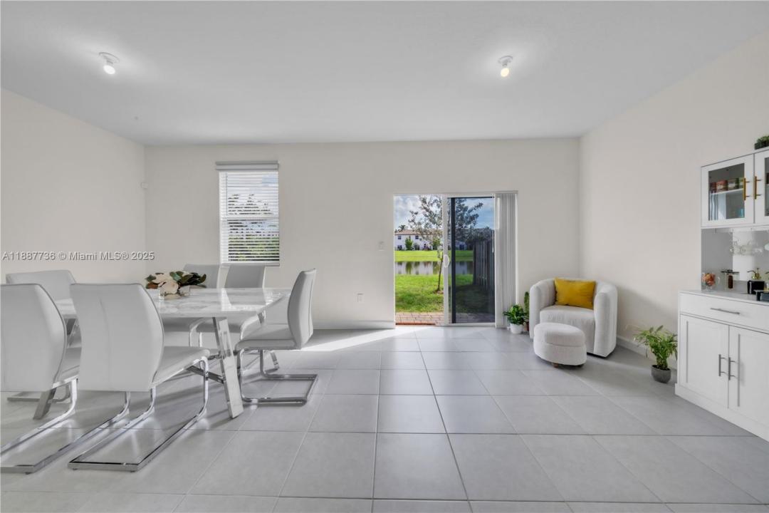 12917 NW 23rd Pl, Miami, פלורידה 33167, ארצות הברית של אמריקה 