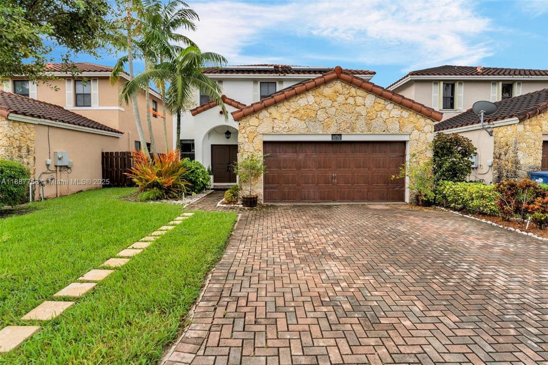 9770 NW 10th St, Miami, Florida 33172, USA