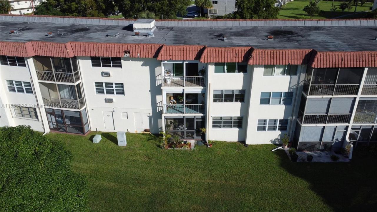 9820 S Hollybrook Lake Dr 106, Pembroke Pines, Флорида 33025, Соединенные Штаты