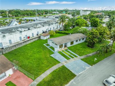 7945 SW 9th Ter, Miami, Florida 33144, USA