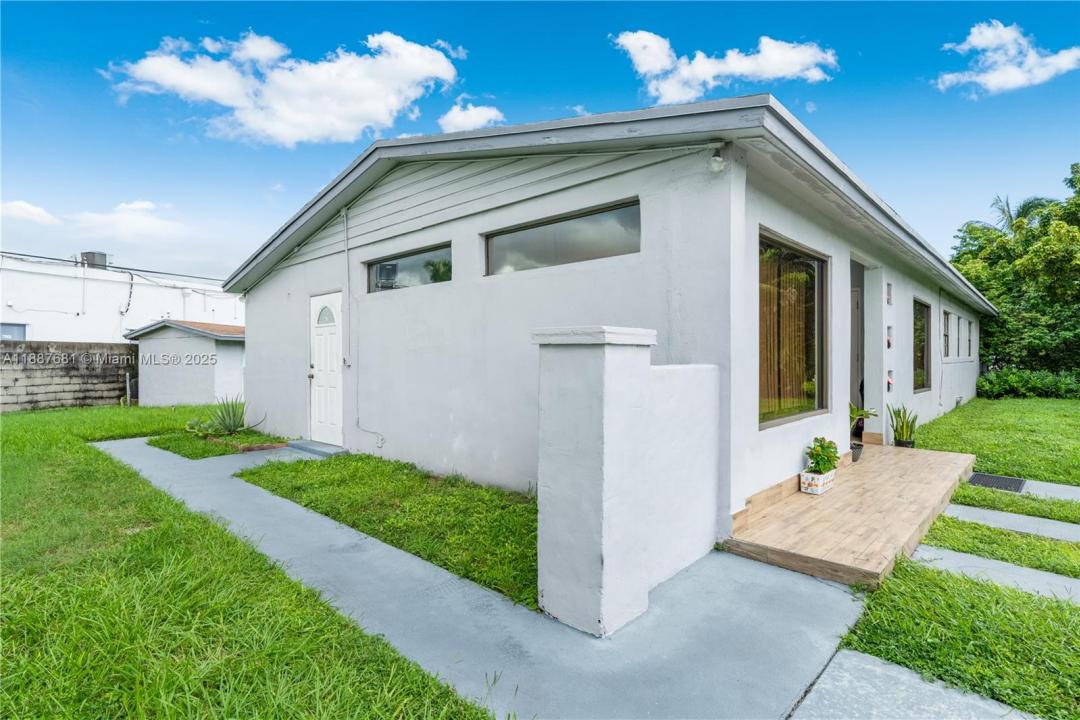 7945 SW 9th Ter, Miami, Florida 33144