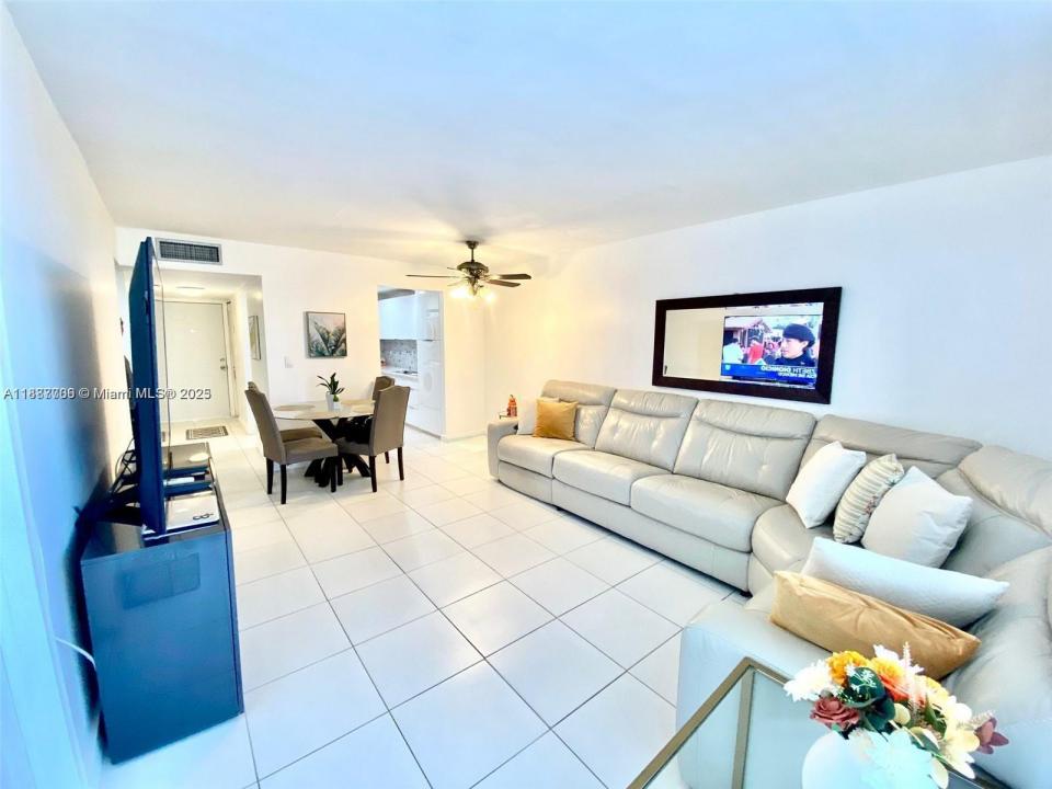 10000 NW 80 CT 2565, Hialeah Gardens, Florida 33016