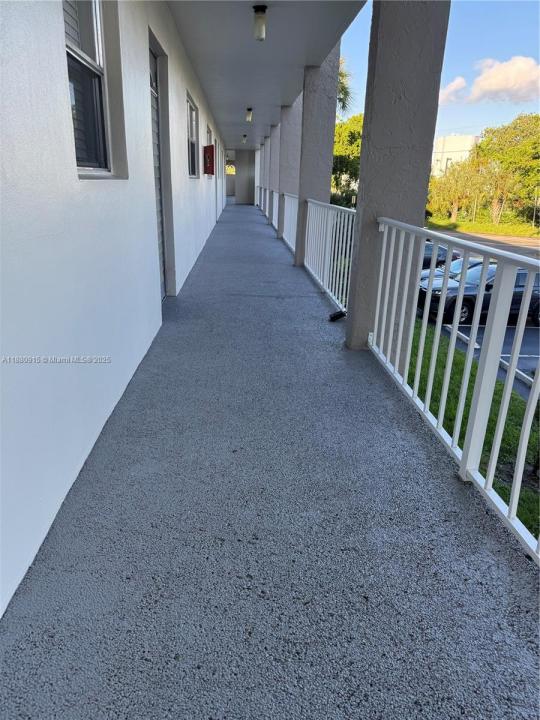 8595 Sunrise Lakes Blvd 312, Sunrise, Florida 33322