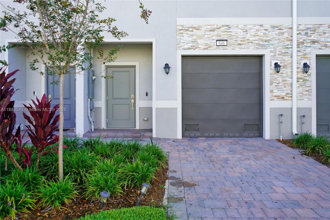 848 NW 3rd Way, Pompano Beach, 플로리다 33060, 미국