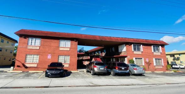 1281 W 29th St 8, Hialeah, Florida 33012, USA