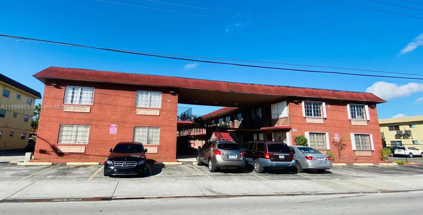 1281 W 29th St 8, Hialeah, Florida 33012, Estados Unidos