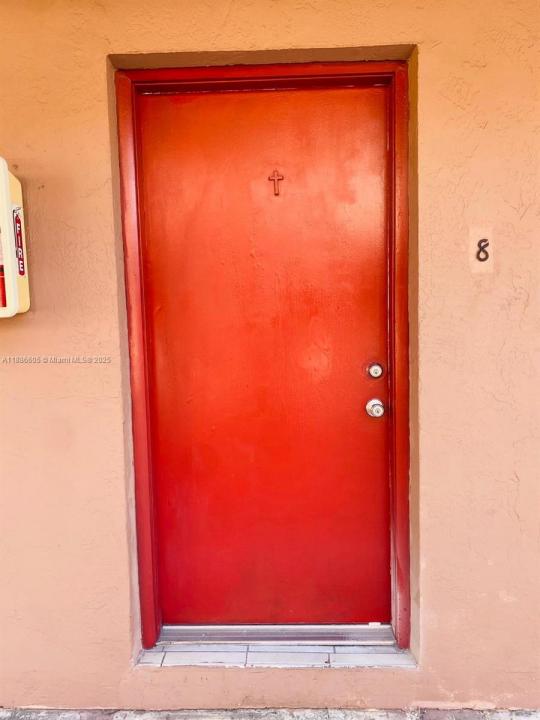 1281 W 29th St 8, Hialeah, Florida 33012, Estados Unidos