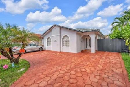 3251 W 70th St, Hialeah, Florida 33018, USA