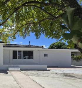 598 E 41st St, Hialeah, Florida 33013, USA