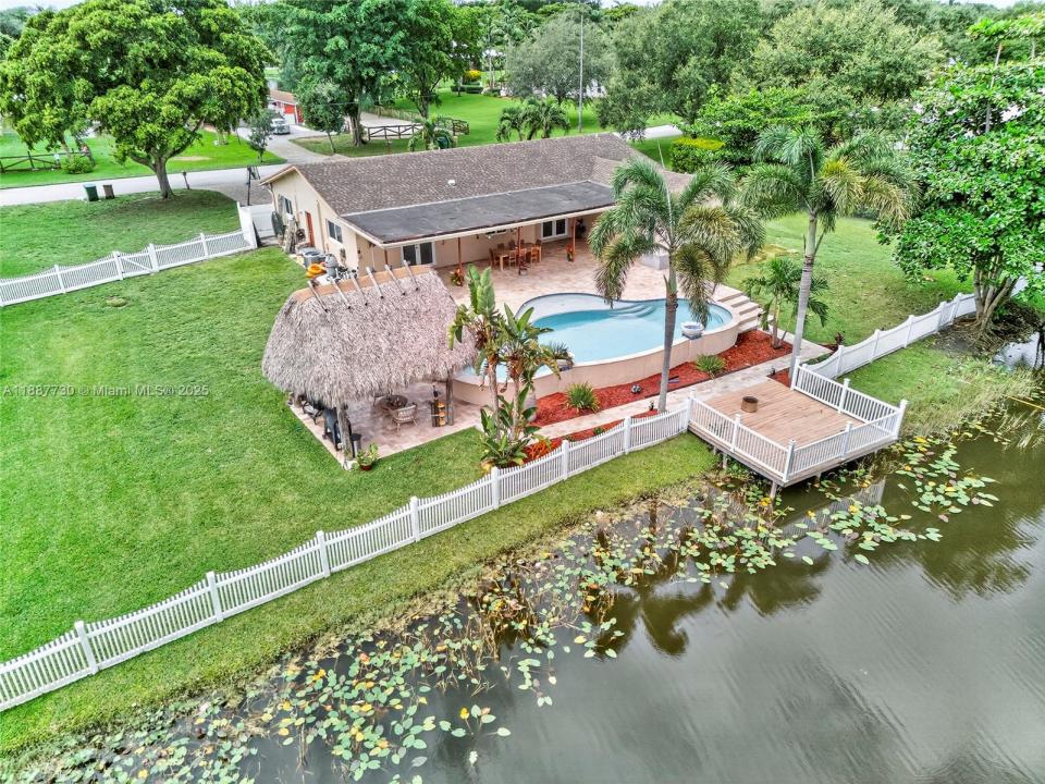 10751 SW 26th Ct, Davie, פלורידה 33328, ארצות הברית של אמריקה 
