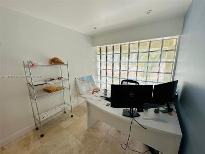 1160 Kane Concourse, Bay Harbor Islands, Florida 33154, USA