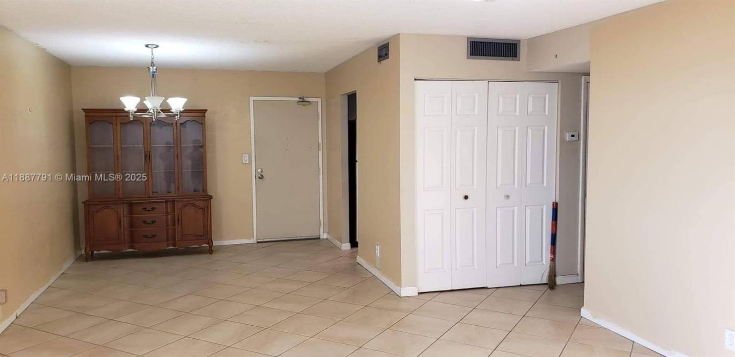 16710 NE 9th Ave 510, North Miami Beach, فلوريدا 33162, الولايات المتحدة