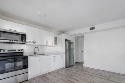 1630 NW 18th Street 12, Miami, Florida 33125, USA