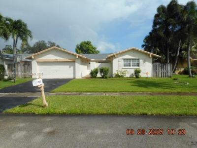 9351 NW 35th Pl, Sunrise, Florida 33351, USA